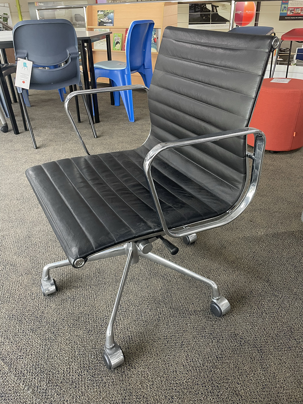 CLEARANCE EXECUTIVE LOW BACK Experienced Office Furniture